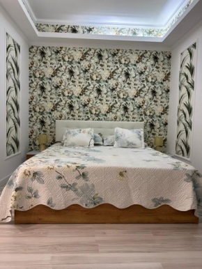 Golden Garden Luxury Apartment in Bucharest